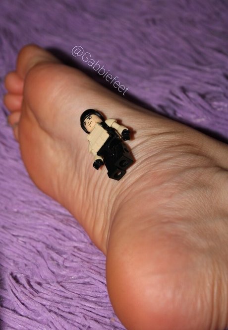 gabbiefeet model top pictures