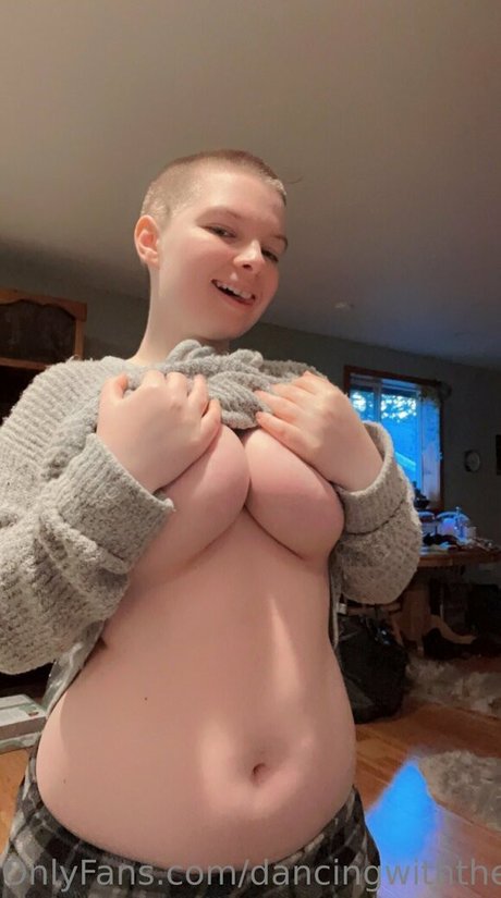 Dancingwiththefae star naked pic