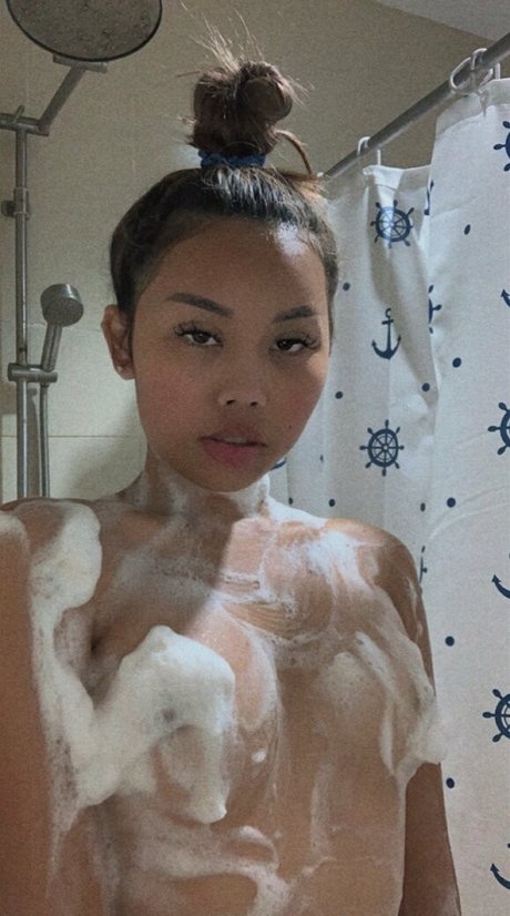 khloe2542 beautiful model picture