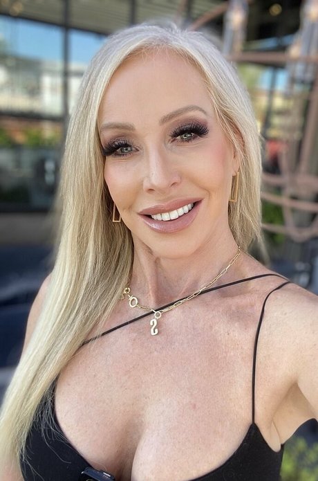 azmorganxoxo sex model archive