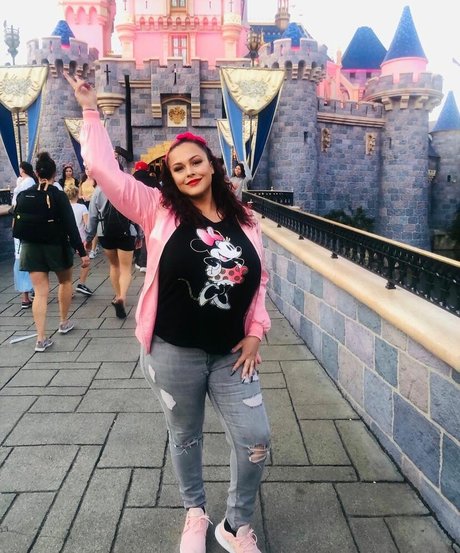 Gia Blaze pretty pornstar image