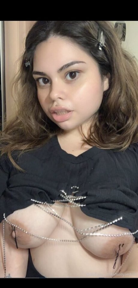 Molly Ze Dolly hd model pics
