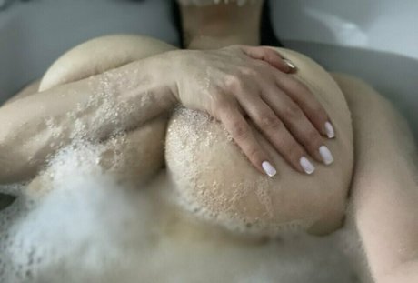 blonde babe onlyfans sexy nude pics