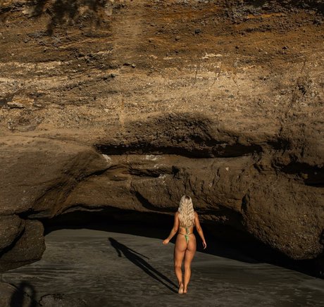 ellaredmond sexy actress image