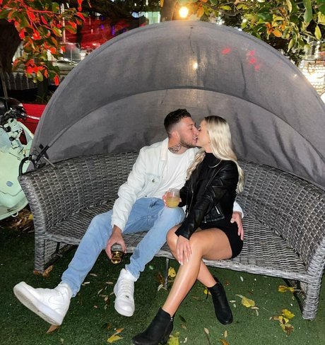 ellaredmond nude pornstar photos