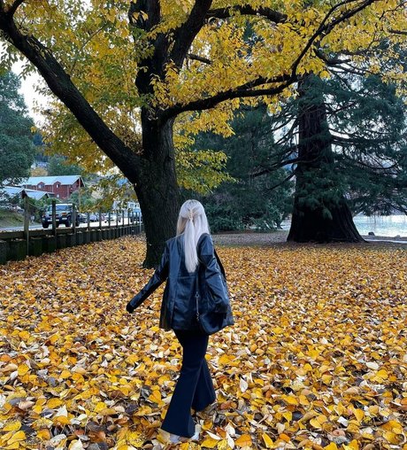 ellaredmond beautiful pornstar img