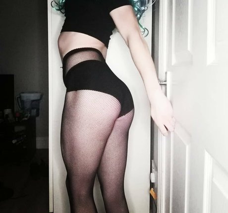 getyourbitsout hot model image