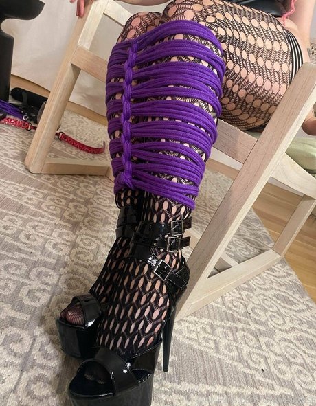 spreading onlyfans free naked pic