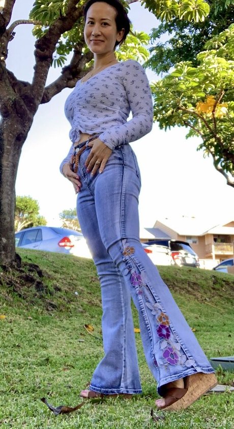 kim kisses foot goddess pornstar top photo