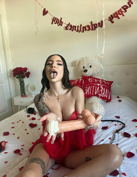 Antocht exclusive pornstar images