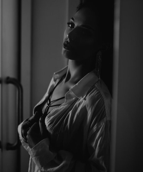 nicolol xxx model picture