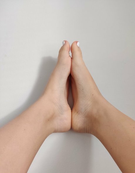 feet amana model art pic