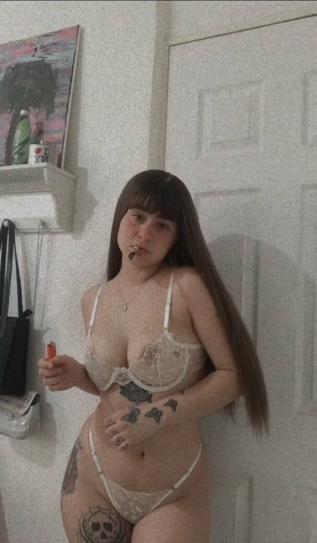 emilsse99 model nude photo