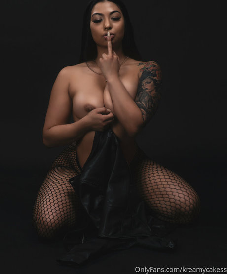 Kreamy Cakes pornstar naked picture