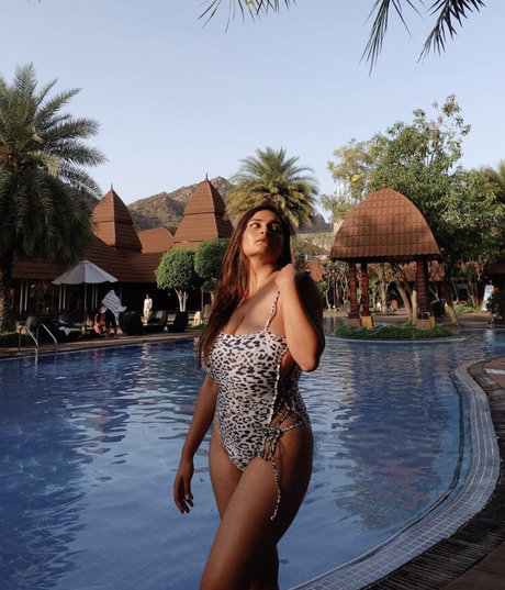 Sonali Malhotra exclusive star pics