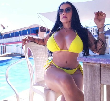 Marisol Saravia nice model photo