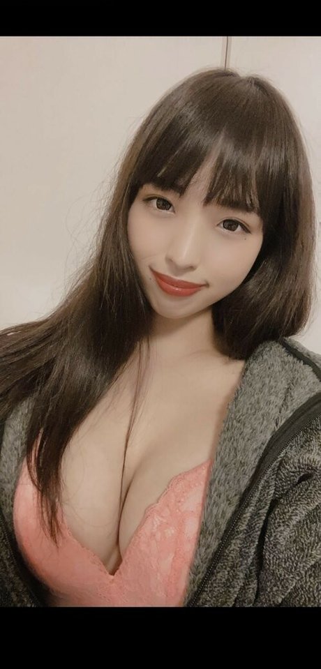 Azusa Igarashi pornstar exclusive photo