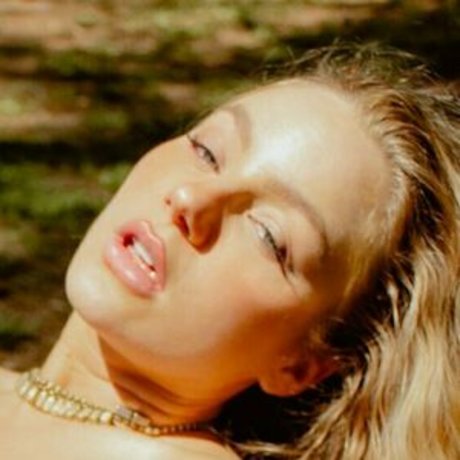 Magyn Kennedy model hd pic