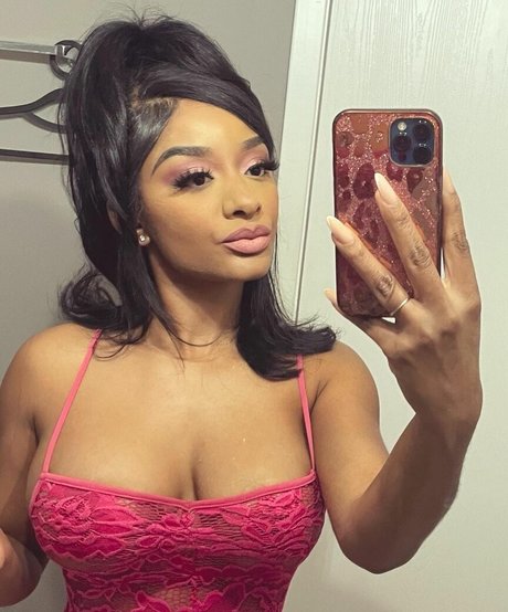 ashaughnfitness erotic star picture