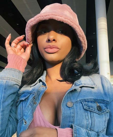 ashaughnfitness star adult archive