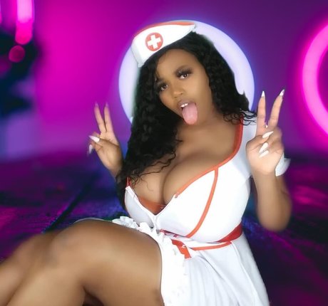 hooters onlyfans pornographic images