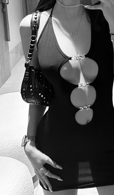 Haniasipa model erotic img