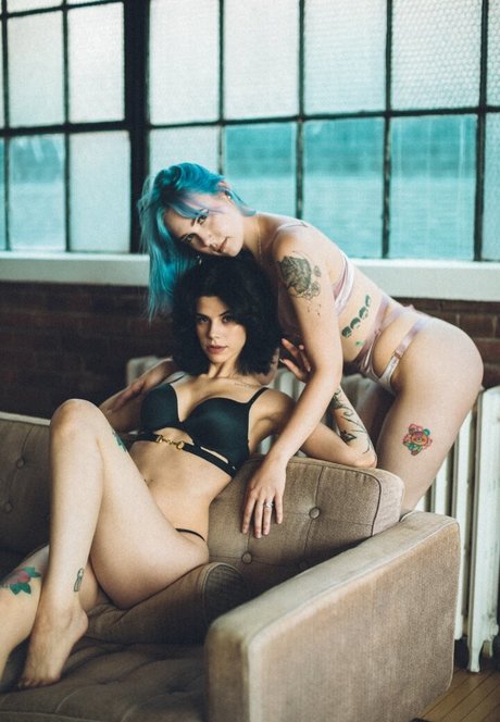 Rosemoontv model perfect picture