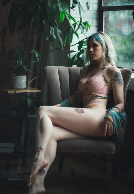 Rosemoontv high quality actress images