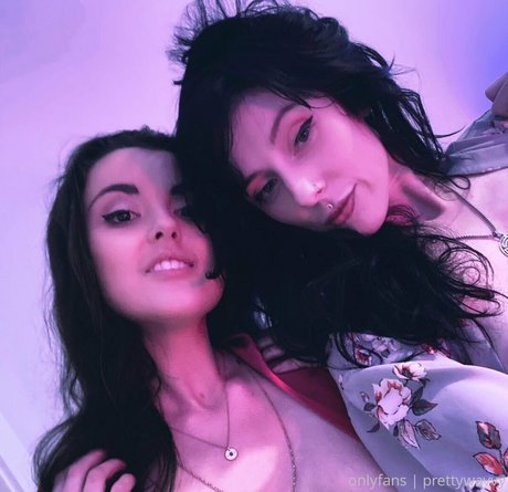 prettywavvy exclusive model pic