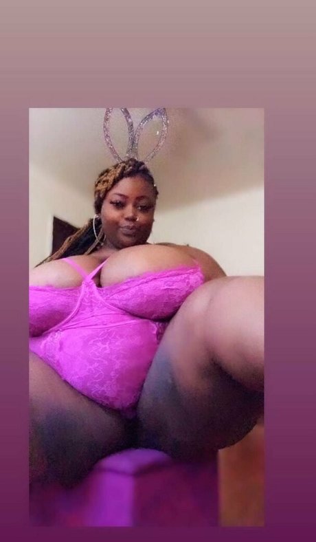 famous free onlyfans top photo