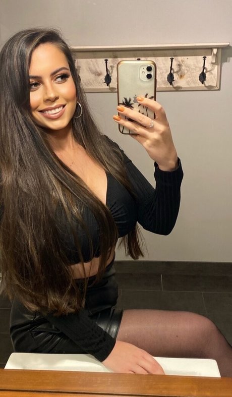 squirt teen onlyfans exclusive image