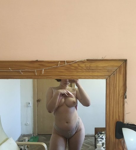 twitterhouse model hd pic