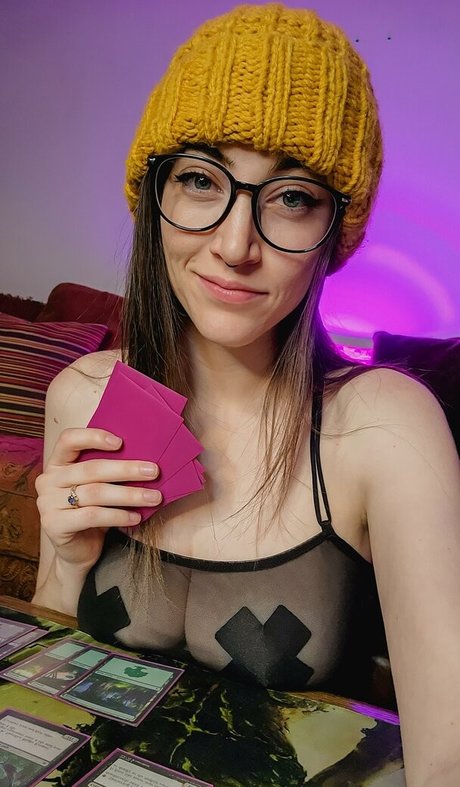 urhappywaifu nude star images