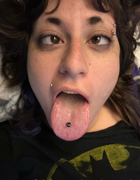 strawberryscales hot model picture