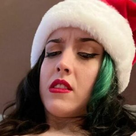 Wetsneakers top actress images