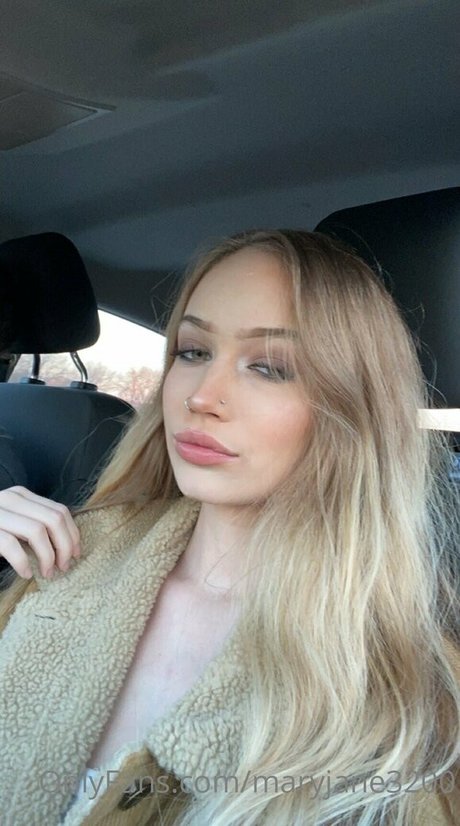 oliviacheer18 naked star images