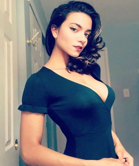 Lauren Lavera star nice photo