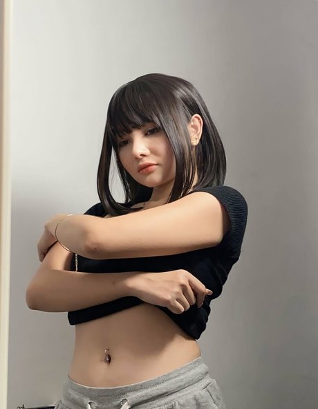 ivyyvon model high quality pics