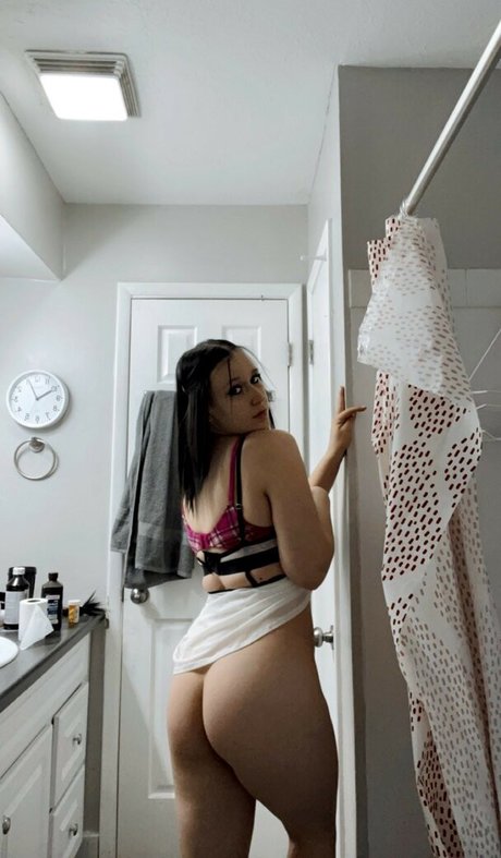 madithebaddiiii star naked archive