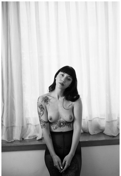 Asami Suicide top actress picture