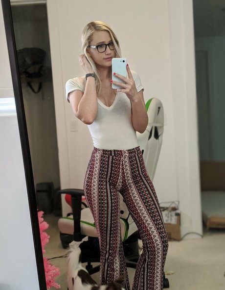 pawg champ_ erotic actress pic