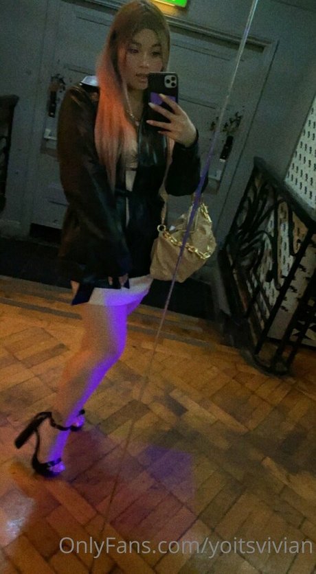 yoitsvivian model hot photo