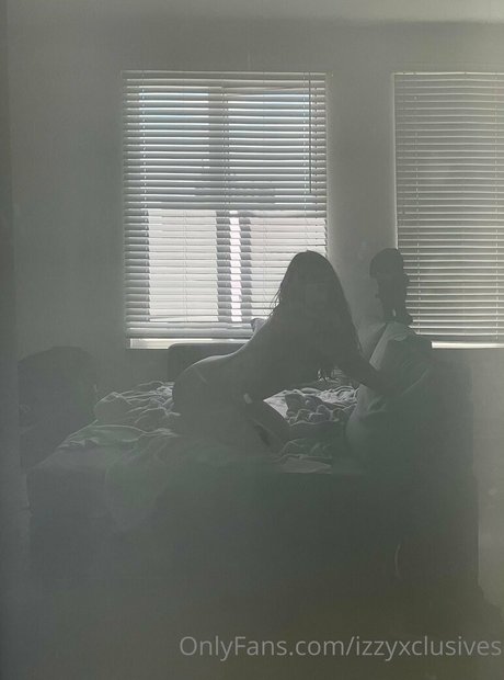 izzyxclusives pornstar beautiful gallery