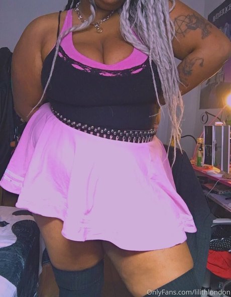 lilithlondon perfect model pic