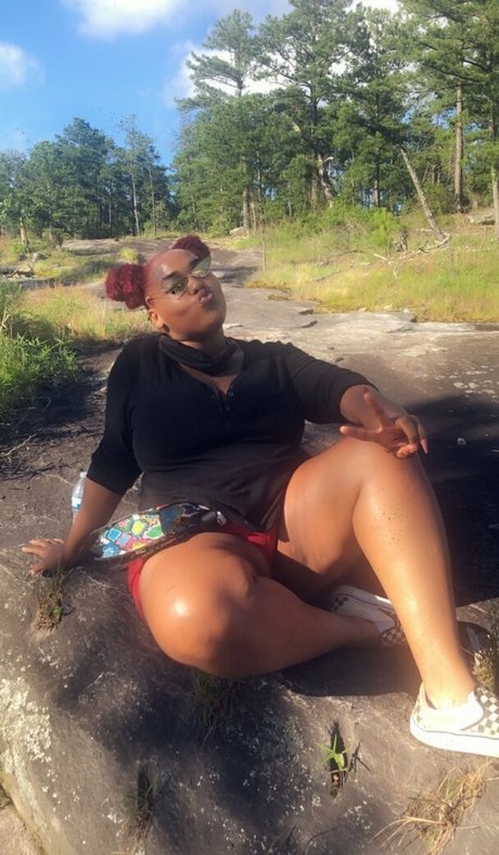 jchanel12 beautiful model picture