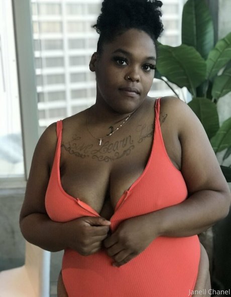 jchanel12 high quality model image