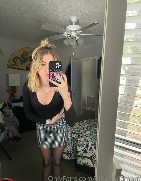 gingeralemom hot star galleries