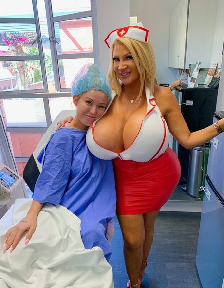 allegracolesworld top star pic