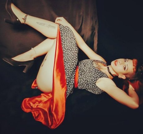 Emypunk96 exclusive model archive