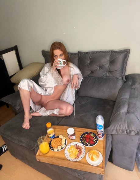 Debora Drumond nice star image